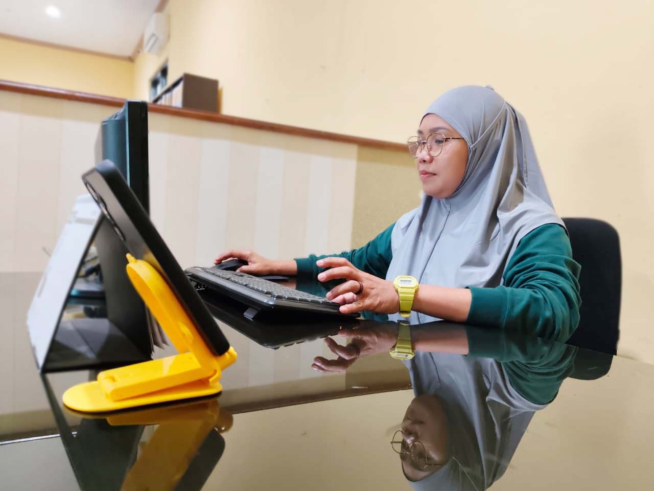 76. 06-11-2025 Keselamatan dan Kesehatan Kerja di Kantor Bukan Sekadar Aturan, Tapi Kunci Produktivitas