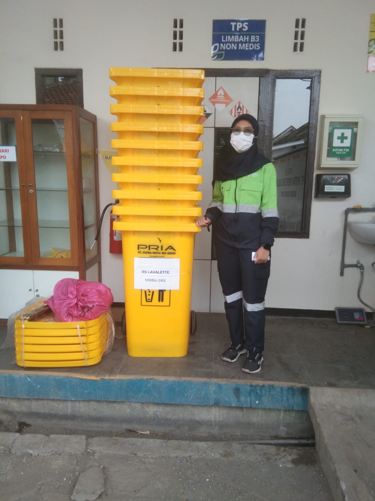 98. 17-11-2025 Wheelie Bin untuk Fasyankes IHC dari PT PRIA (5)